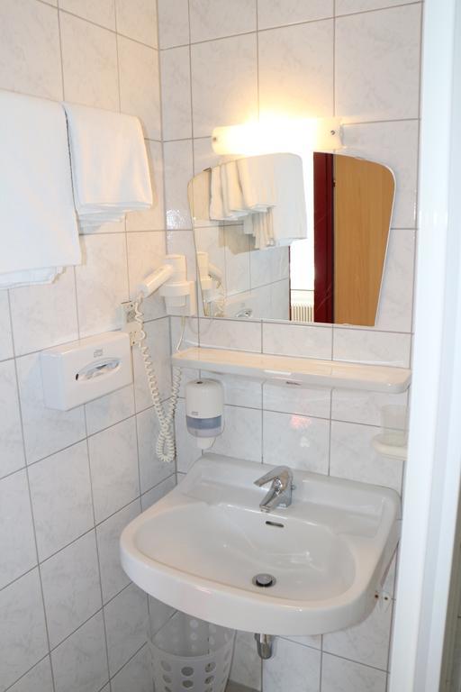Hotel Gasthof Kasino Villach Zimmer foto