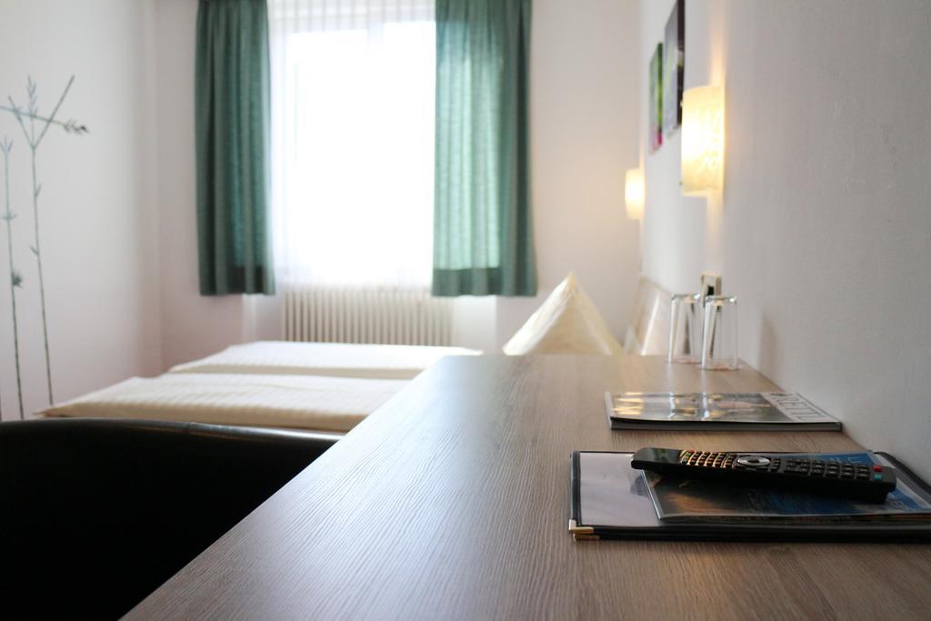 Hotel Gasthof Kasino Villach Zimmer foto