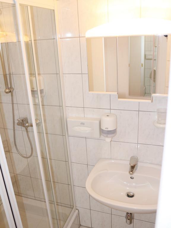 Hotel Gasthof Kasino Villach Zimmer foto