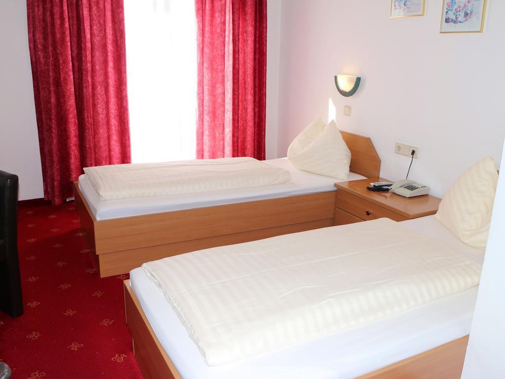 Hotel Gasthof Kasino Villach Zimmer foto